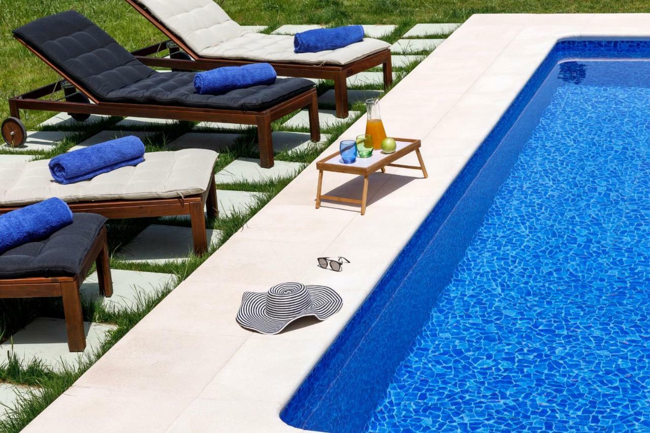 Summer Breeze Villa อาฟานโท ภายนอก รูปภาพ